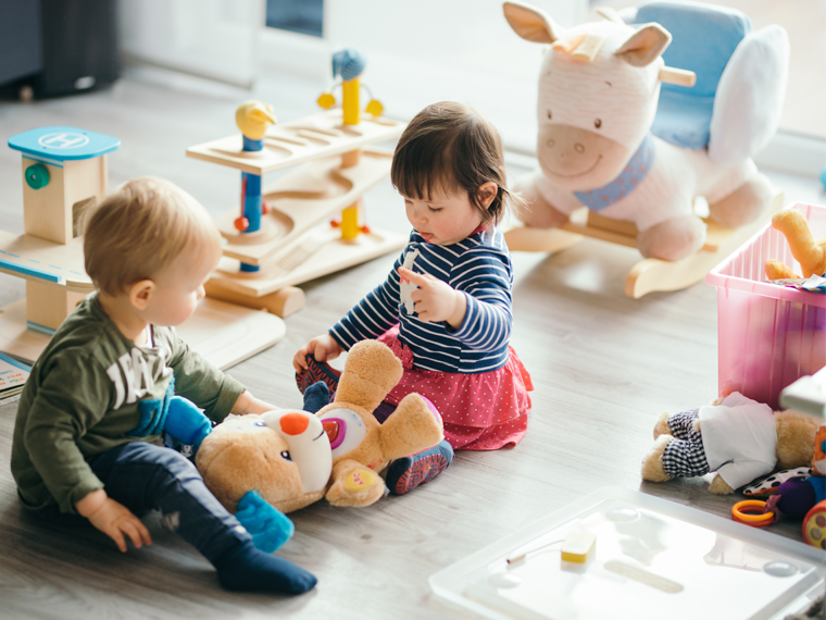 images of young children playing together